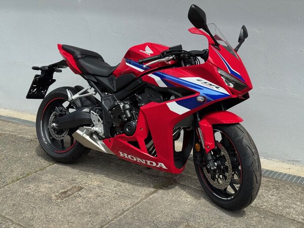 Honda CBR650R E-Clutch