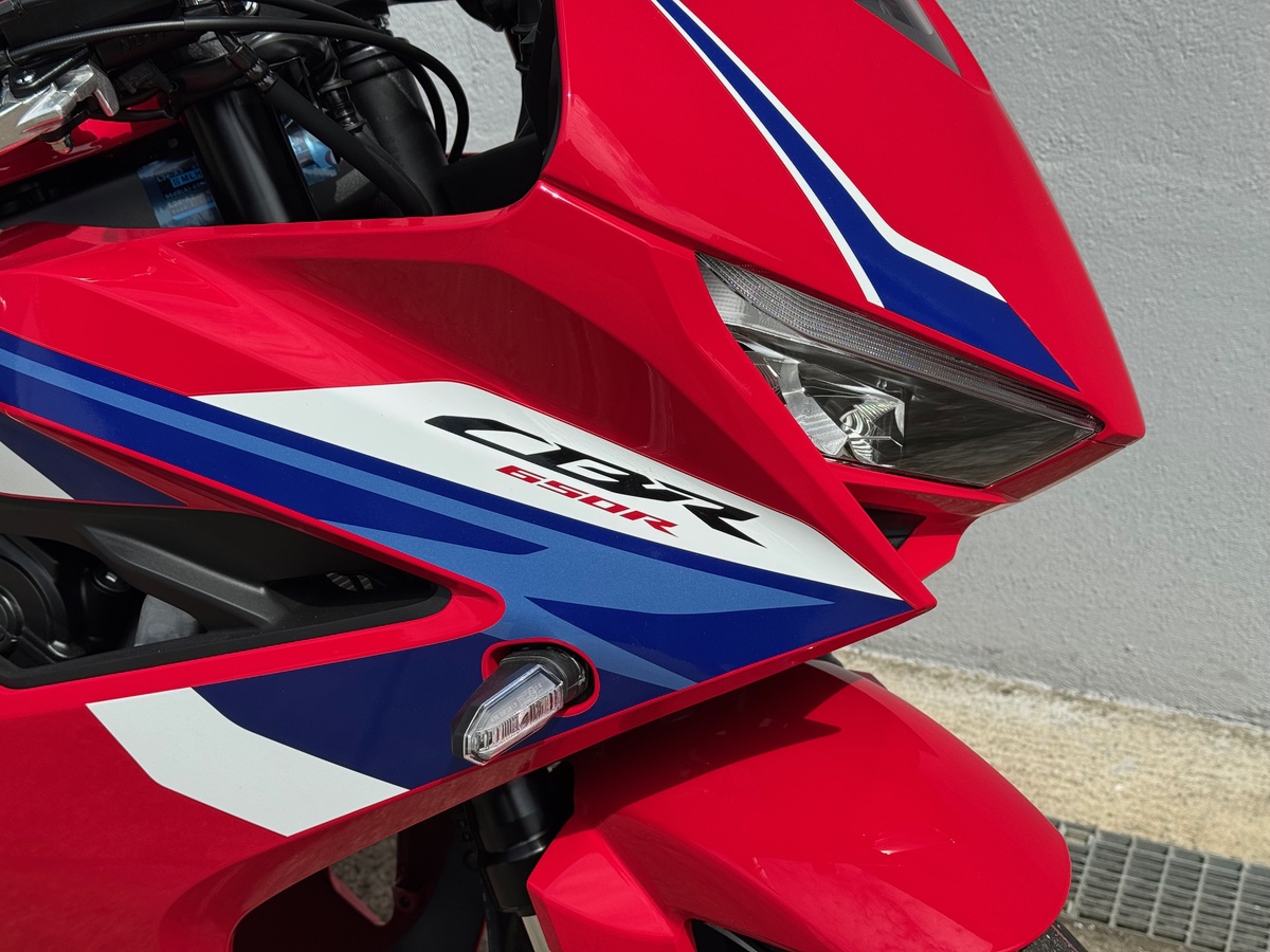 Honda CBR650R E-Clutch