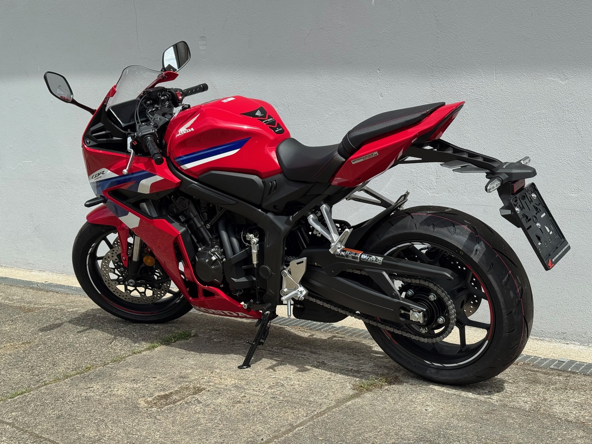 Honda CBR650R E-Clutch