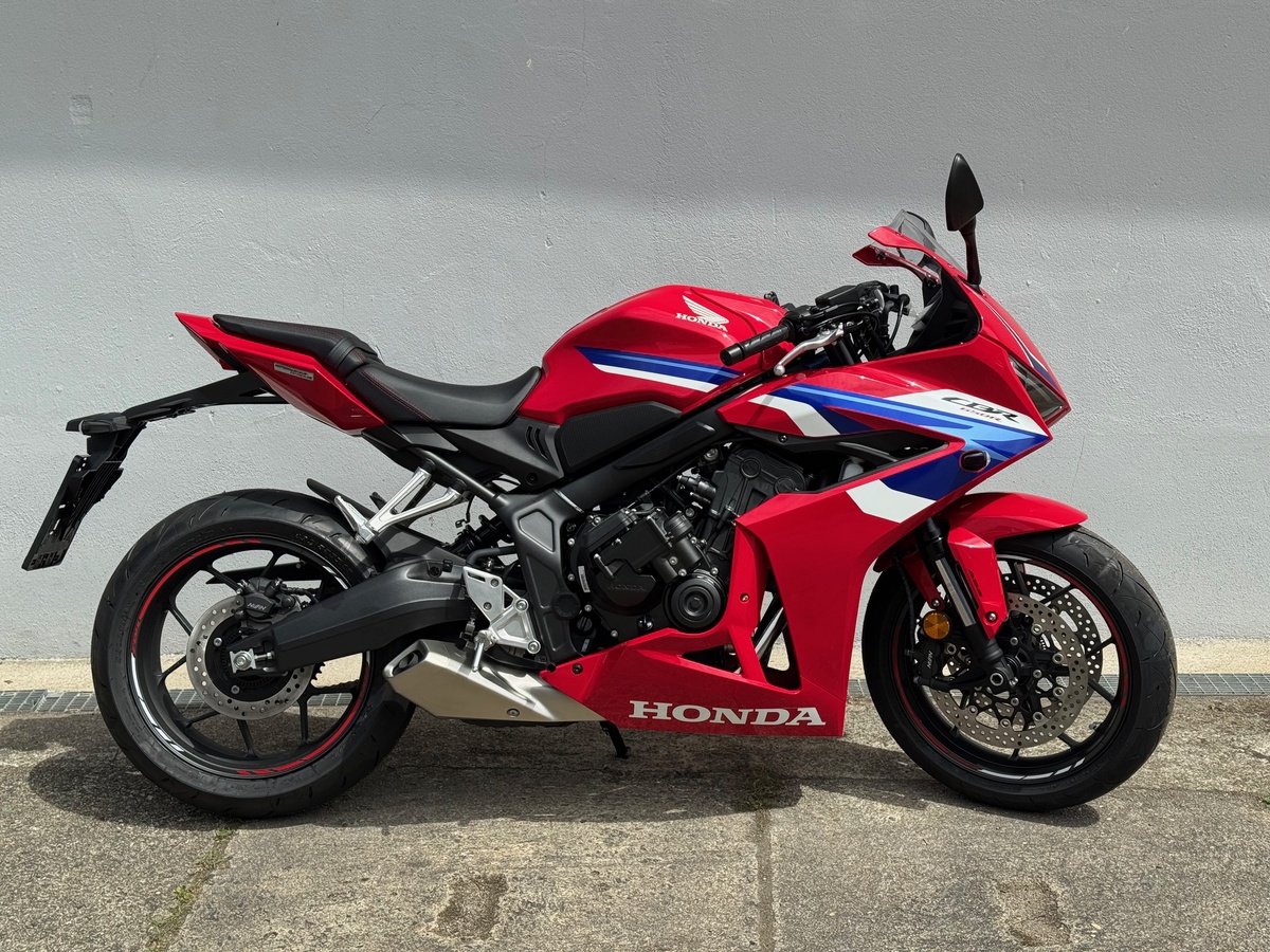 Honda CBR650R E-Clutch