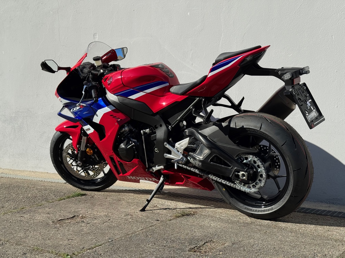 Honda CBR1000RR-R
